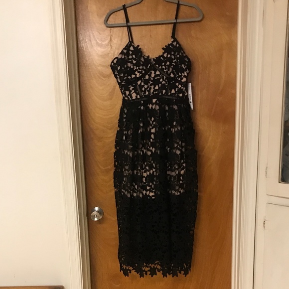 Aqua Dresses & Skirts - Aqua NWT Black Lace midi lined dress